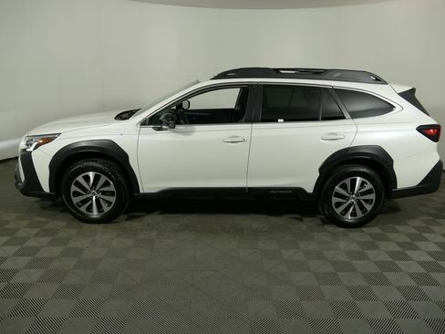 Used 2024 Subaru Outback Premium AWD/4WD image 6