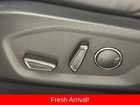 Used 2016 Ford Explorer XLT w/ Equipment Group 202A AWD/4WD image 14