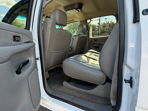 Used 2003 Chevrolet Silverado 2500 LS AWD/4WD image 8