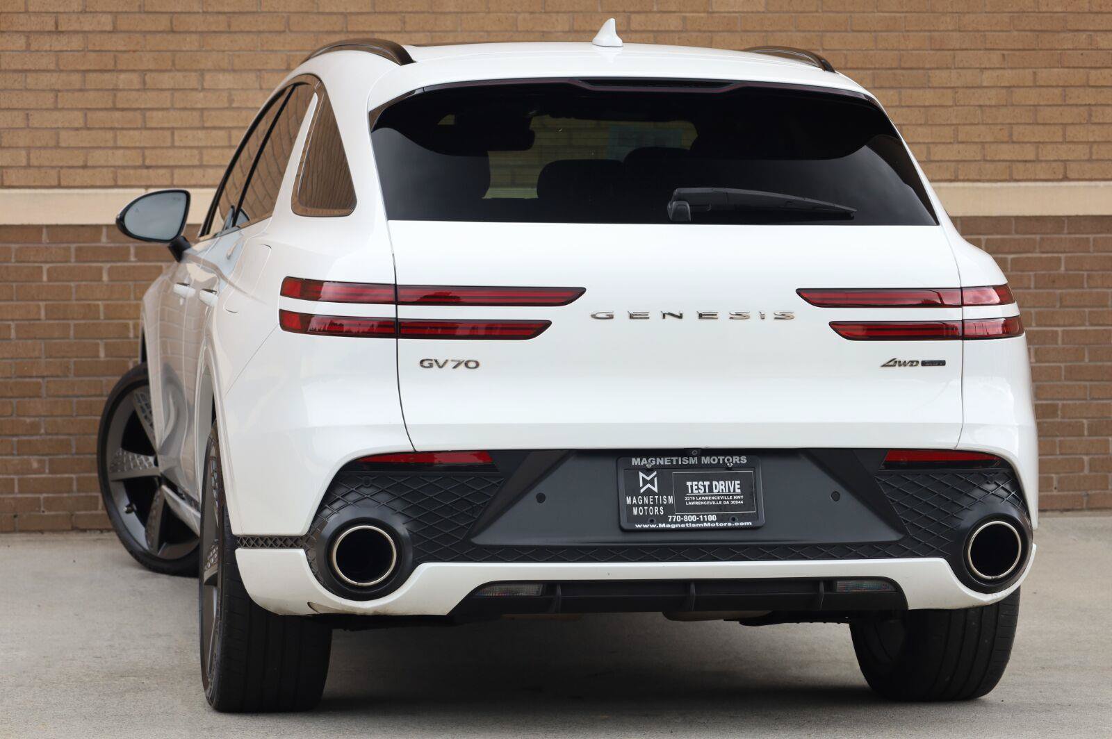 Used 2022 Genesis GV70 3.5T Sport AWD/4WD image 11