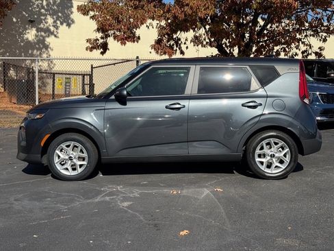 Certified 2022 Kia Soul LX w/ Technology Package image 6