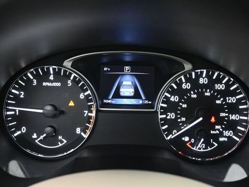 Used 2016 Nissan Altima 2.5 SL w/ 2.5 Technology w/LED Package FWD image 12
