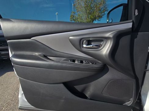 Used 2020 Nissan Murano SV image 25