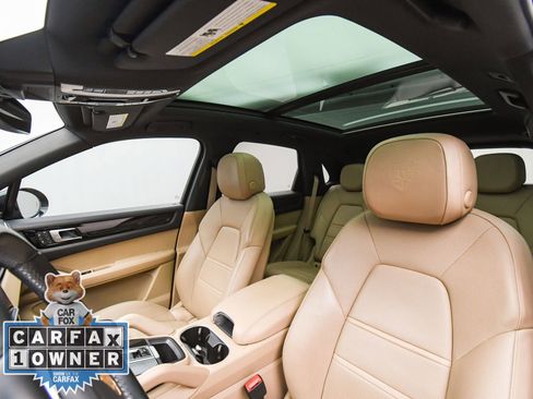 Used 2023 Porsche Cayenne Platinum Edition image 50