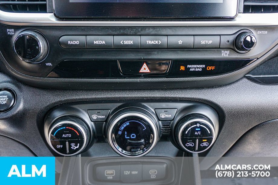 Used 2025 Hyundai Venue SEL FWD image 39