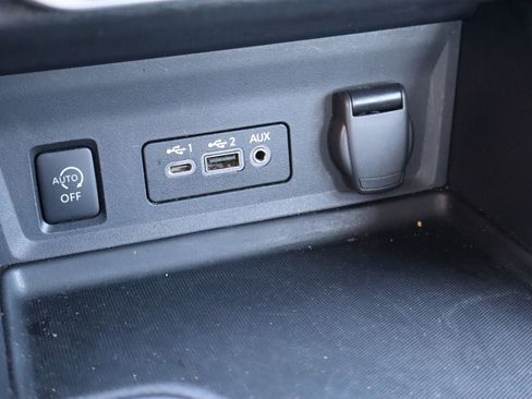 Used 2025 Nissan Sentra SV FWD image 23