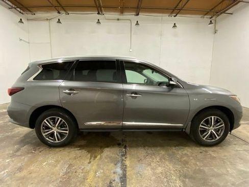Used 2020 INFINITI QX60 Luxe w/ Essential Package FWD image 6