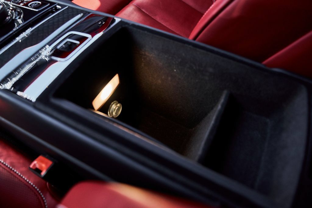 Used 2024 Rolls-Royce Cullinan Black Badge w/ Dark Exterior Package AWD/4WD image 76