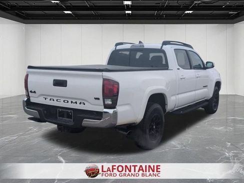 Used 2019 Toyota Tacoma SR5 w/ Four Season Floor Mat Package image 5