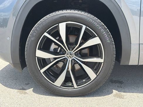 Certified 2024 Volkswagen Atlas SEL Premium R-Line AWD/4WD image 35