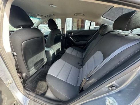 Used 2017 Kia Forte S FWD image 15