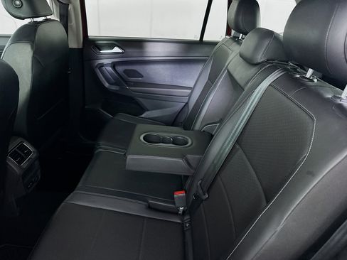 Used 2018 Volkswagen Tiguan SE image 26