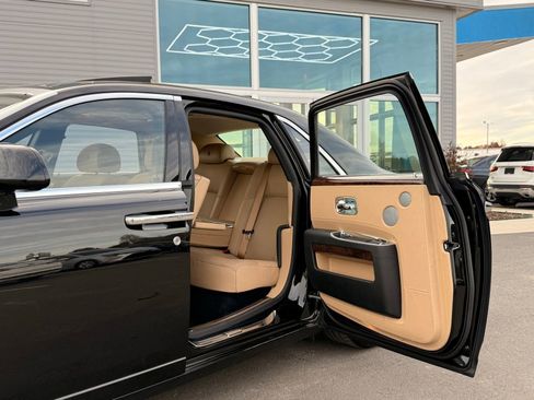Used 2012 Rolls-Royce Ghost image 3