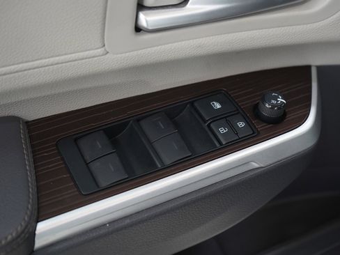 Used 2021 Toyota Sienna XLE w/ XLE Plus Package image 24