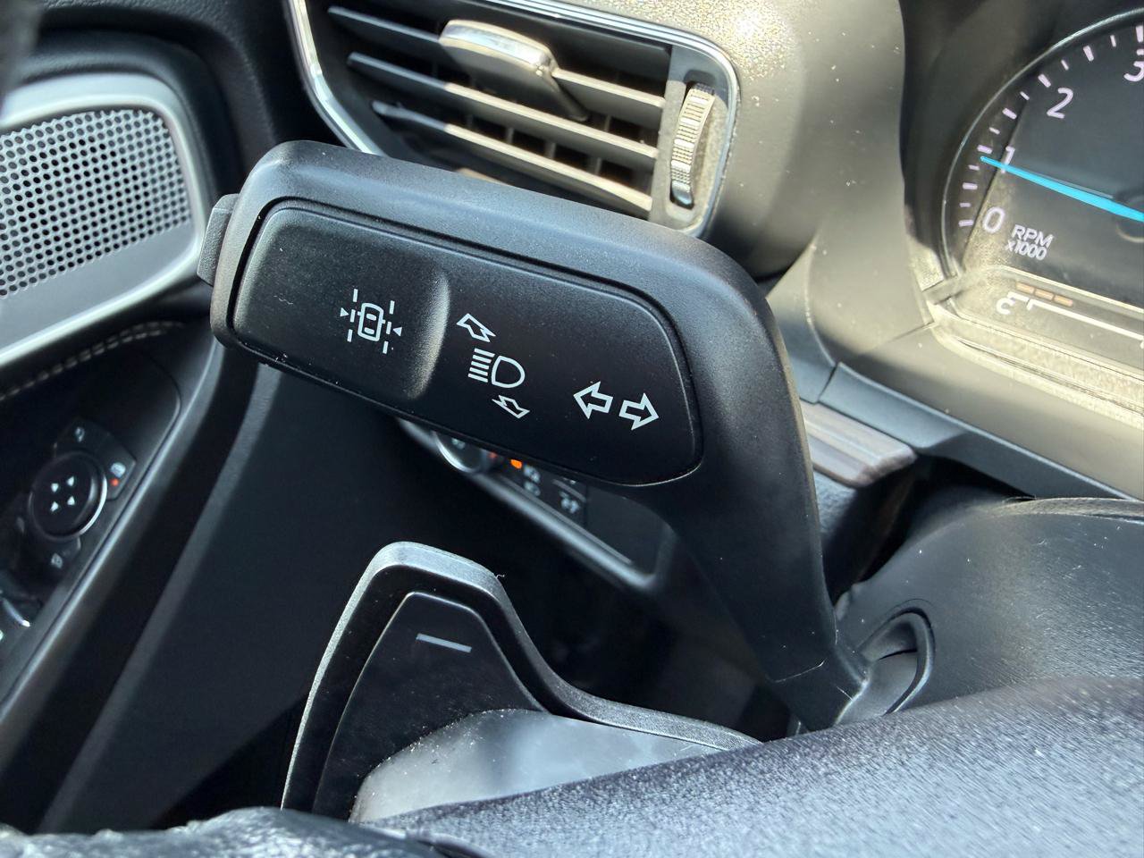 Used 2020 Ford Explorer Limited RWD image 28