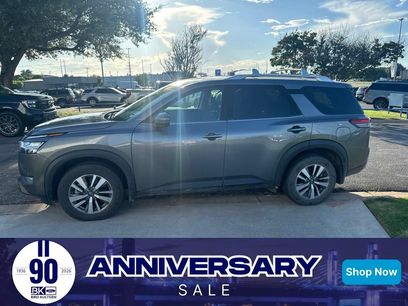 Used 2022 Nissan Pathfinder SL