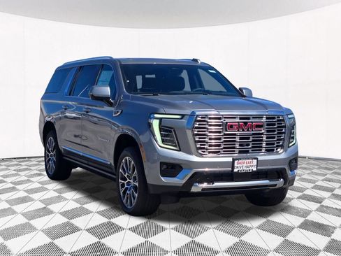 New 2026 GMC Yukon XL Denali w/ Denali Reserve Package AWD/4WD image 12