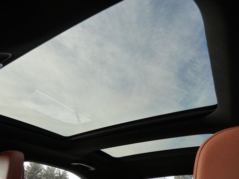 Used 2022 Mercedes-Benz C 300 4MATIC Sedan image 34