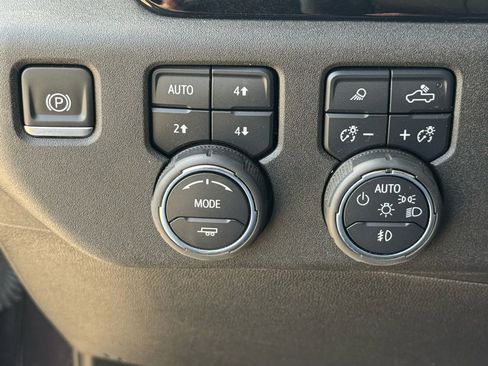 Used 2024 Chevrolet Silverado 2500 LTZ image 44