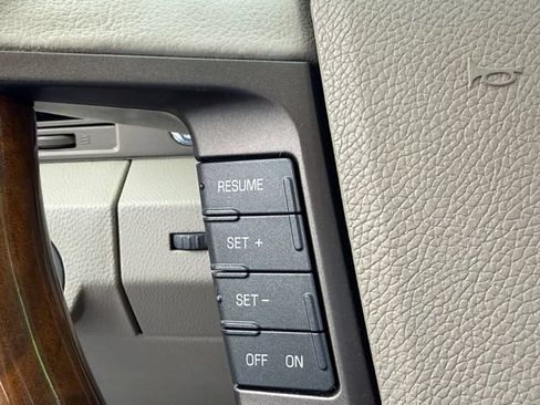 Used 2012 Lincoln Navigator 2WD w/ Monochrome Appearance Pkg image 25