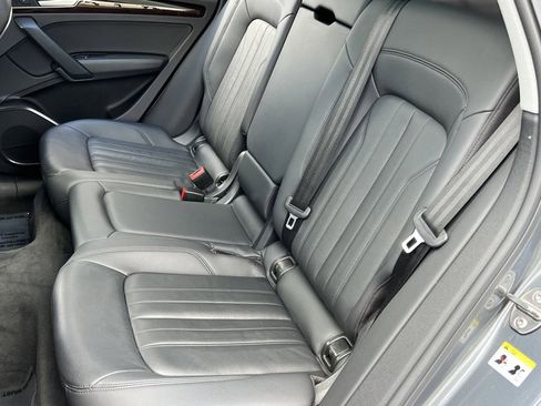 Used 2020 Audi Q5 2.0T Premium w/ Convenience Package image 18
