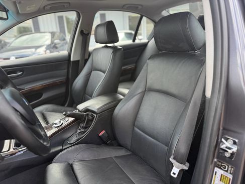 Used 2006 BMW 330i Sedan RWD image 12