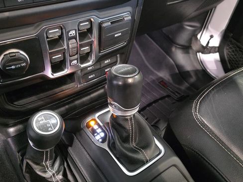 Used 2020 Jeep Gladiator Overland image 28