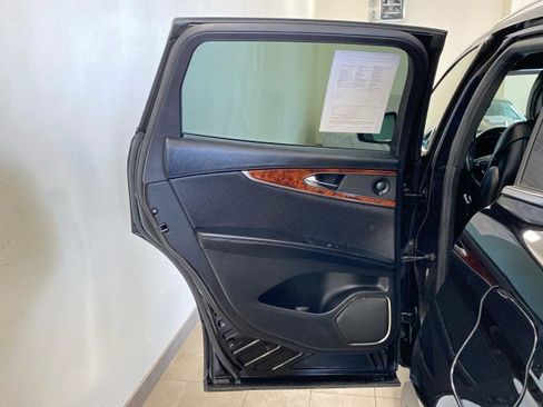 Used 2018 Lincoln MKX Reserve w/ Lincoln MKX Climate Package image 10