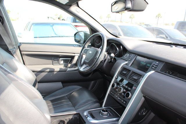 Used 2017 Land Rover Discovery Sport HSE AWD/4WD image 5