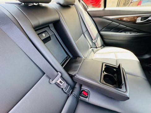 Used 2018 INFINITI Q50 Luxe w/ Essential Package (3.0T Luxe) AWD/4WD image 15