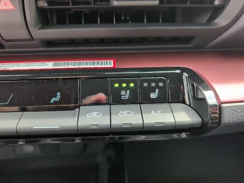 New 2026 Toyota Prius Plug-In Hybrid FWD image 21