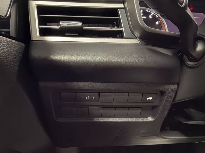 Used 2025 Mitsubishi Outlander SE FWD image 23