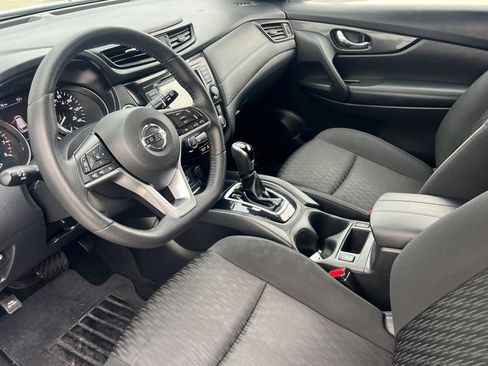 Used 2019 Nissan Rogue SV image 7