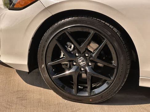 Used 2025 Honda Civic Sport image 9