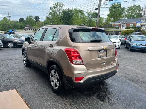 Used 2018 Chevrolet Trax LS w/ LPO, Protection Package FWD image 7