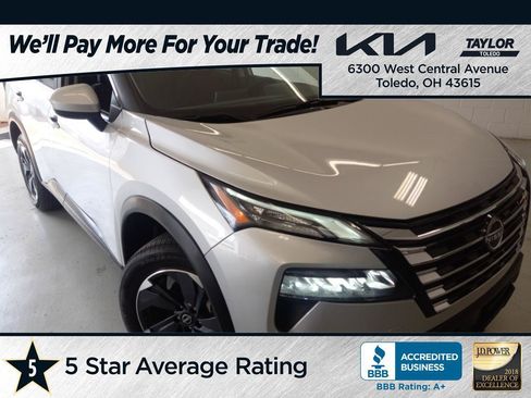 Used 2025 Nissan Rogue SV AWD/4WD image 1