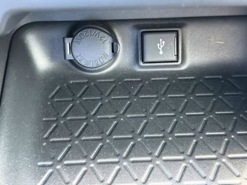 Used 2022 Toyota RAV4 SE AWD/4WD image 27