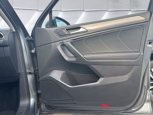 Certified 2023 Volkswagen Tiguan SE w/ Panoramic Sunroof Package image 26