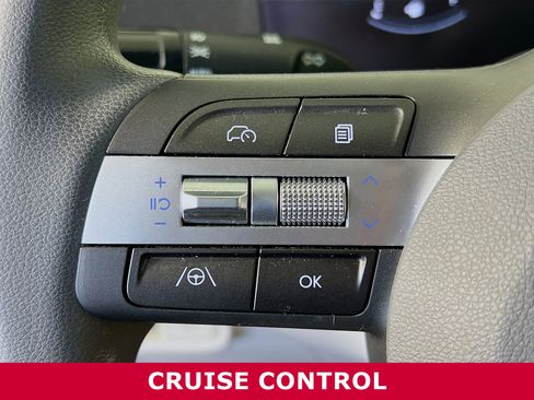 Used 2024 Hyundai Kona SE image 14