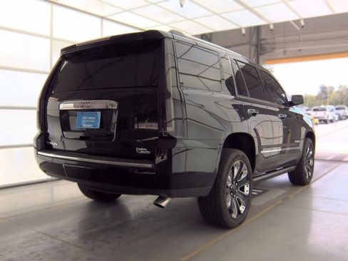 Used 2019 GMC Yukon Denali w/ Denali Ultimate Black Edition AWD/4WD image 2