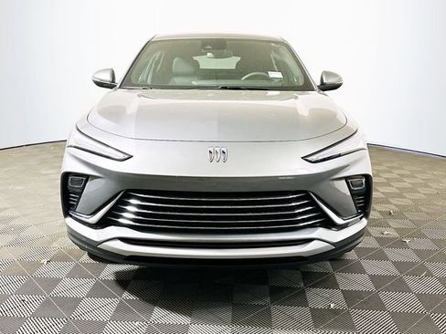 Used 2025 Buick Envista Preferred image 3