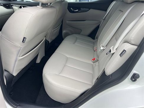 Used 2022 Nissan Rogue Sport SL image 20