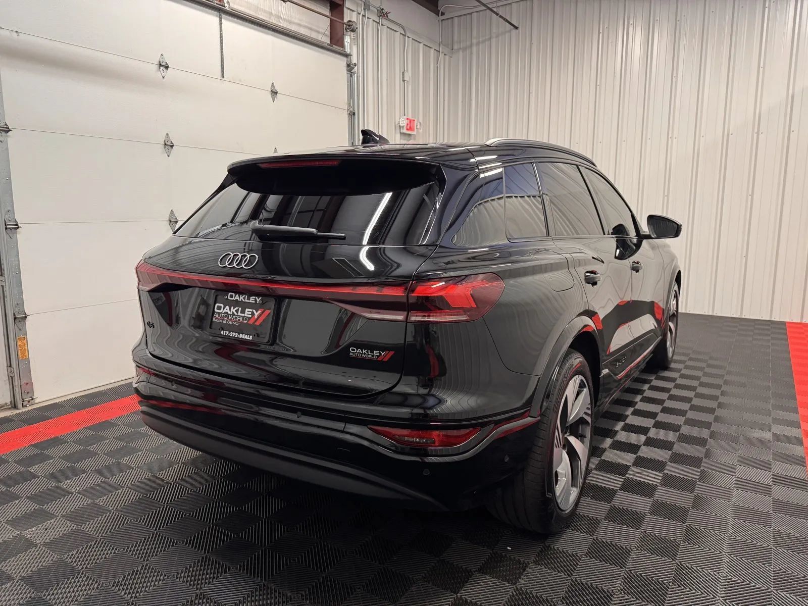 Used 2025 Audi Q6 e-tron Prestige w/ 20" Wheel Package AWD/4WD image 14