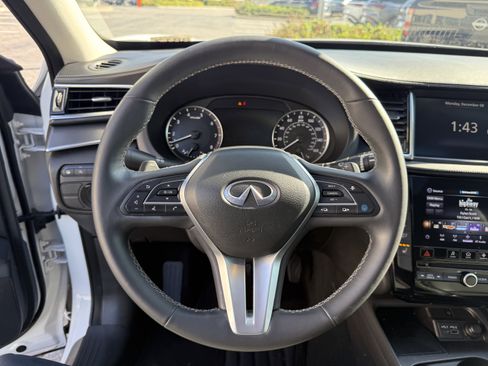 Certified 2023 INFINITI QX50 Luxe image 18