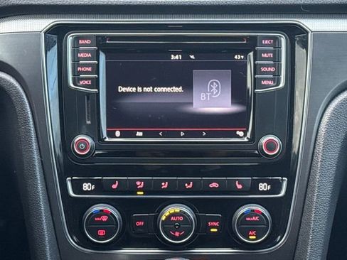 Used 2017 Volkswagen Passat 1.8T R-Line w/ R-Line Lighting Package image 25