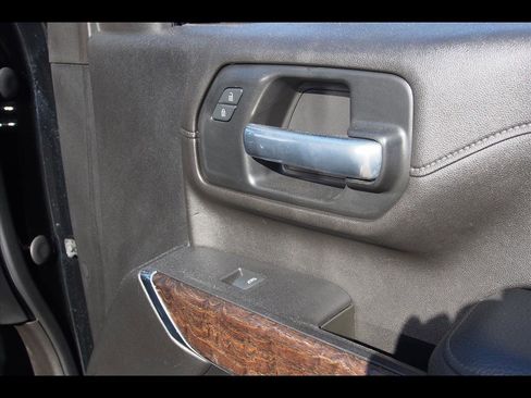 Used 2021 GMC Sierra 2500 Denali w/ Denali Black Diamond Edition image 15