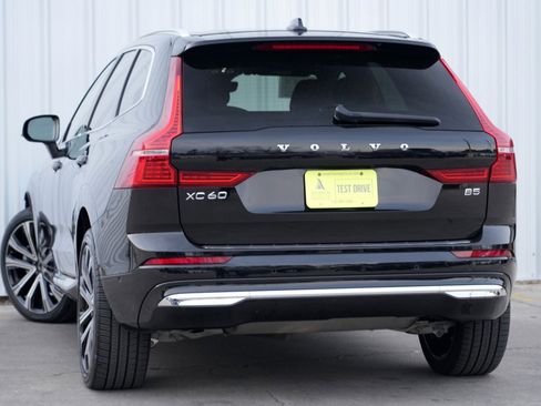 Used 2023 Volvo XC60 B5 Ultimate w/ Climate Package image 5