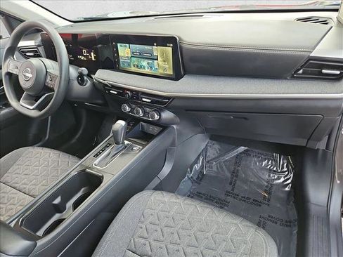 Used 2025 Nissan Kicks SV image 21