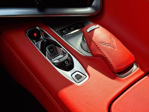 Used 2025 Chevrolet Corvette Z06 RWD image 14