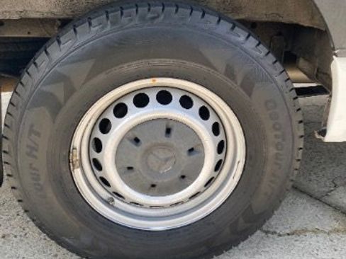 Used 2019 Mercedes-Benz Sprinter 2500 image 28